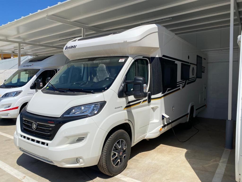 Magnífica autocaravana con barbacoa Granada Exterior foto