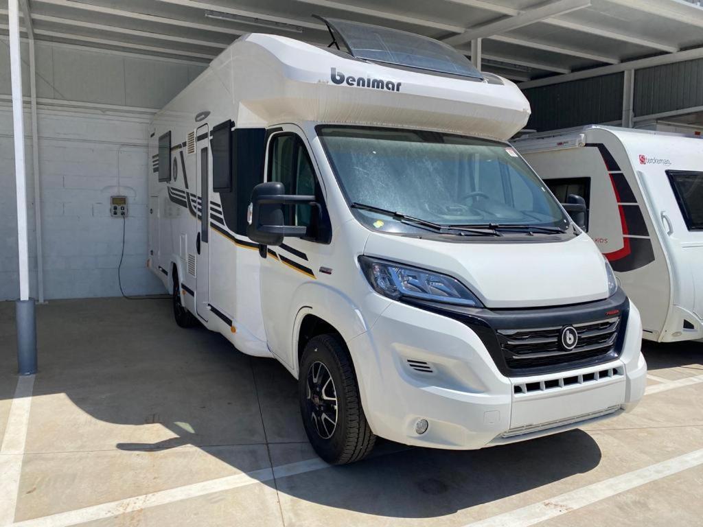 Magnífica autocaravana con barbacoa Granada Exterior foto