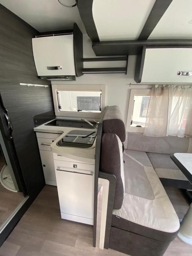 Magnífica autocaravana con barbacoa Granada Exterior foto